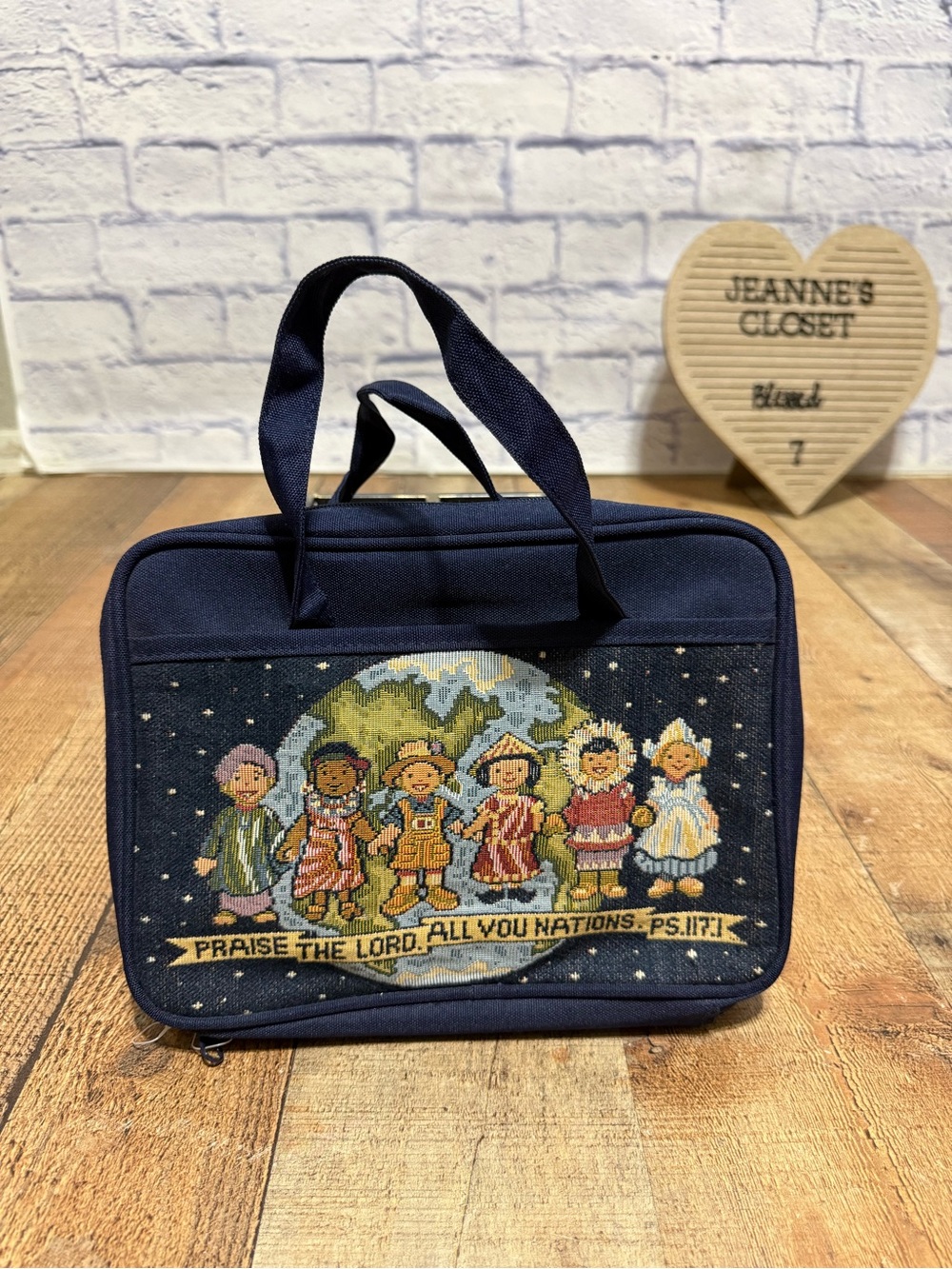 Zondervan Gifts Tapestry Praise The Lord PS117 Bible Book Case Carrier Bag. 
Goo